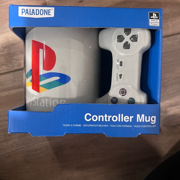 New in Box PlayStation Controller Mug - Gray - Picture 2 of 4